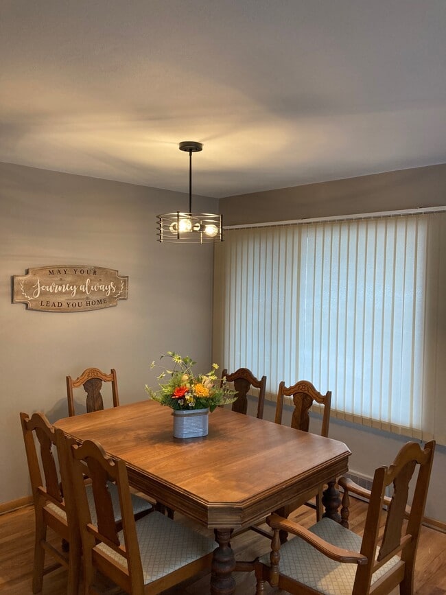 Photo - 210 Skylark Dr