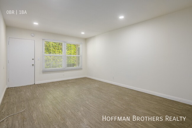 Photo - 2001 Beachwood Dr Unidad 18