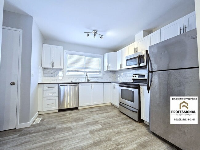 Photo - 4308 70 St NW