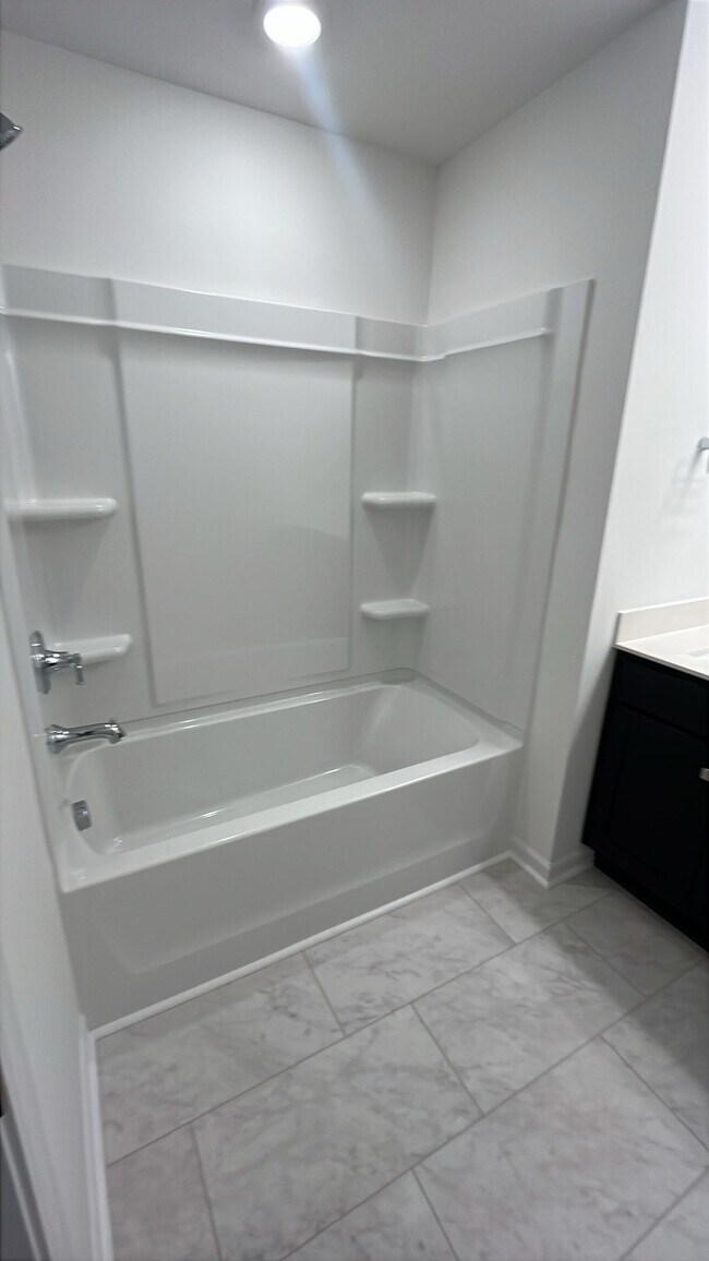 Photo - 761 Kitfox Dr NW