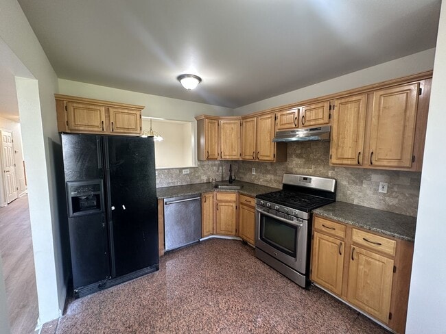 Photo - 3 bedrooms, 2.5 bathrooms