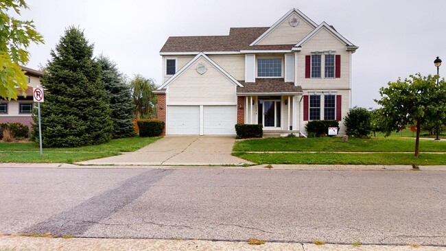 Building Photo - Beautiful Home - Available Augst 2026