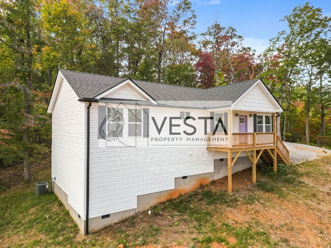 Photo - 474 Hague Dr