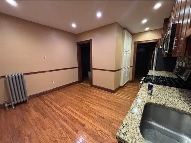 Photo - 121-123-123 Willow St Unit 2