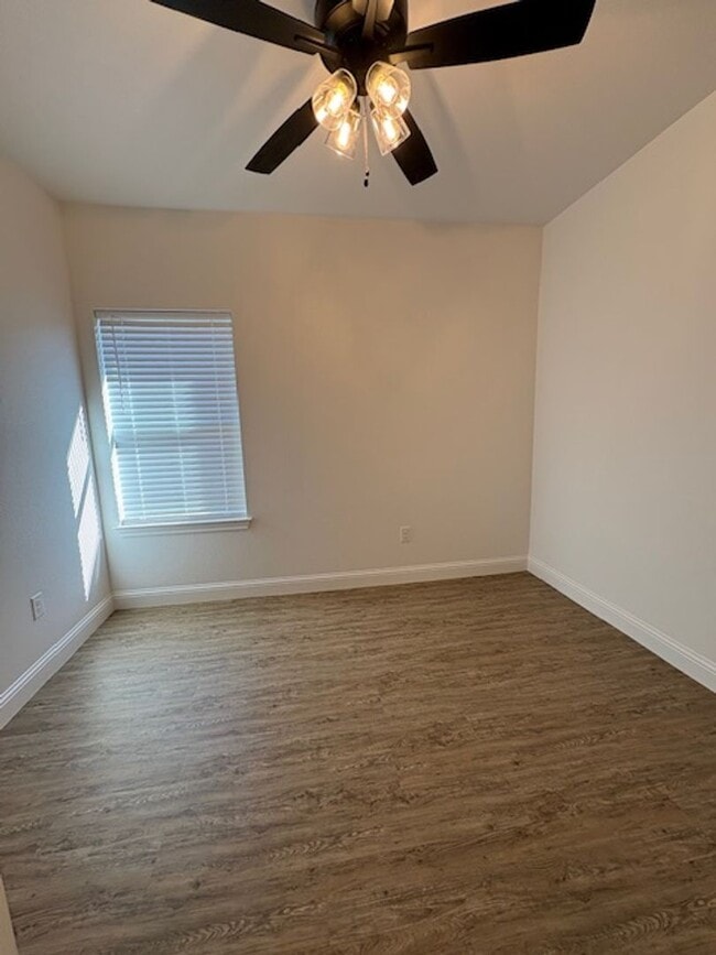 Photo - 374 Kristie Path