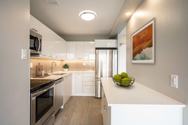 Photo - Greenview Suites