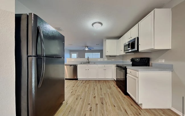 Photo - 1501 Queens Brook Ln