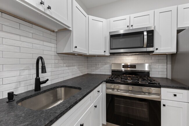 Photo - 100 Chestnut St