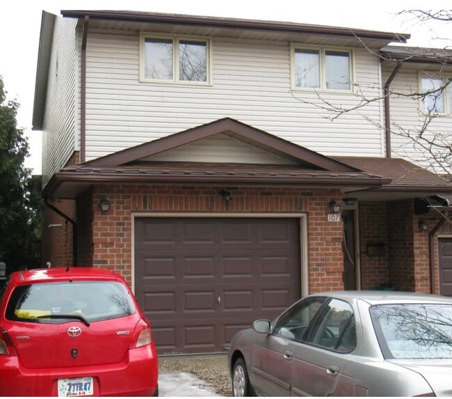 Photo - 107 Emma St Unit B