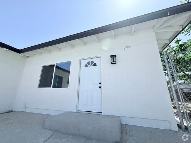 Building Photo - 251 E Nicolet St Rental