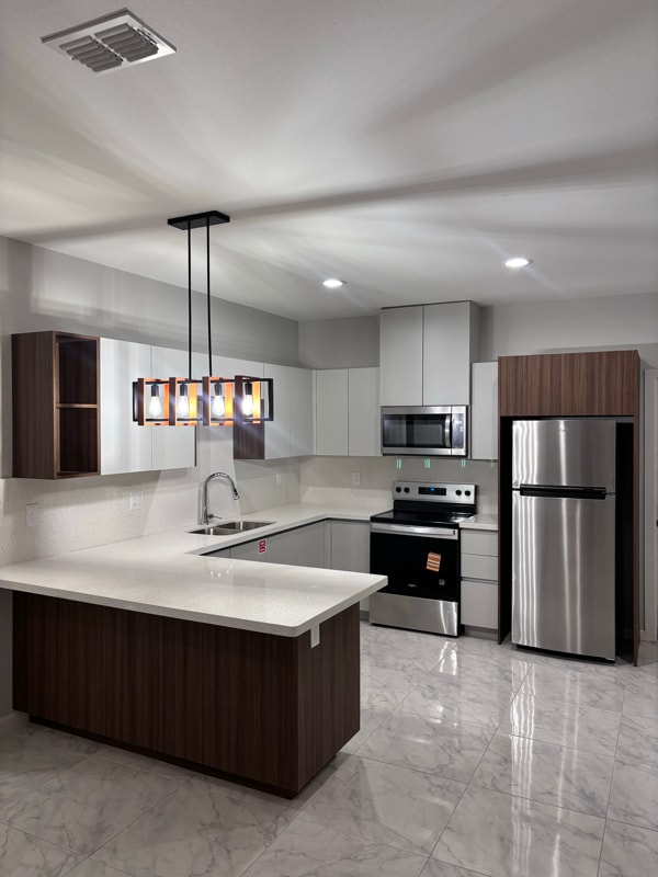 Building Photo - 703 Pedro St