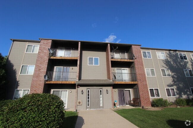 Building Photo - 727 Elm Ln Unit 206 Rental