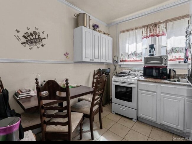 Photo - 10234 Van Wyck Expy Unidad 2 bedroom apartment