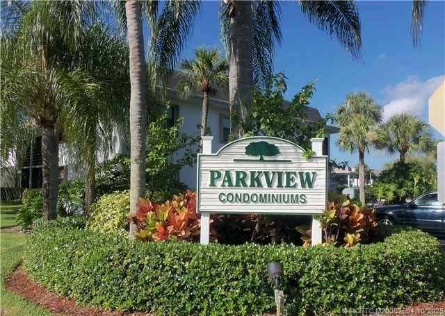 Building Photo - 1290 SE Parkview Pl Unit A9