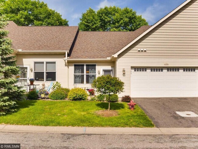Photo - 790 Parkside Ln