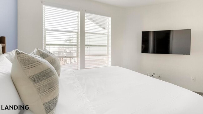 Photo - 101 S Center St Unidad 644