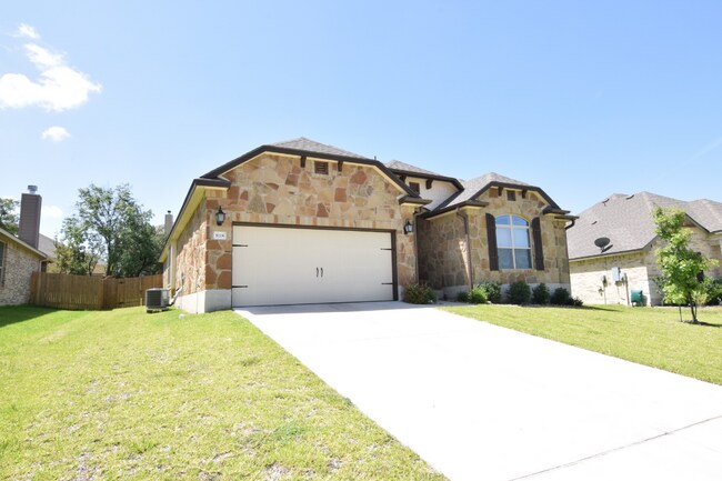 Photo - 818 Valentino Dr