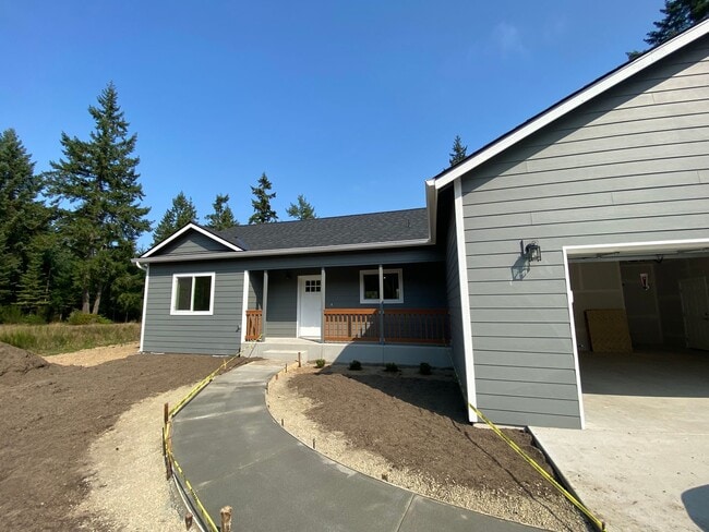 Building Photo - 3bd 2.5ba Home in Belfair on 2.5 Acres