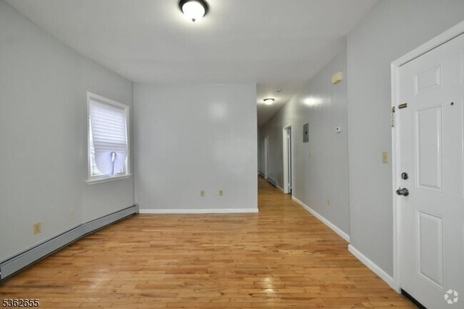 Building Photo - 659 S 17th St Unit 2 Rental