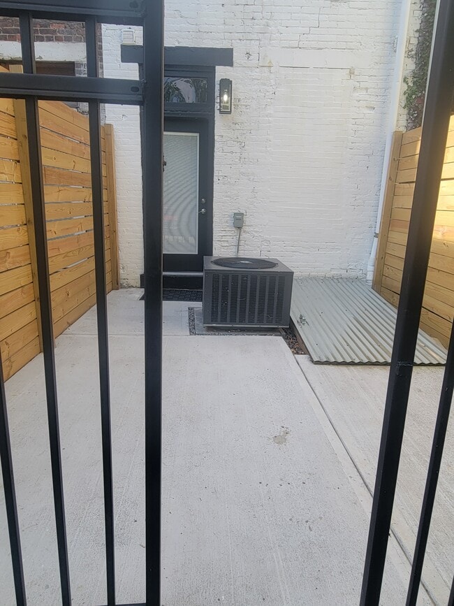 Photo - 444 Dayton St
