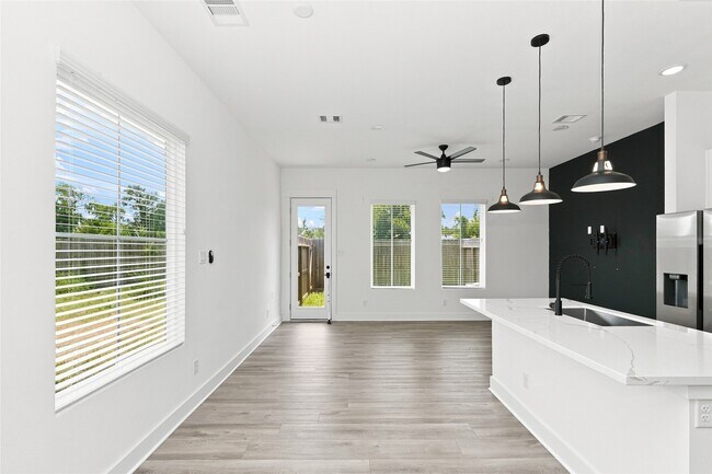 Photo - 2908 Stevens St