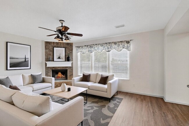 Photo - 415 Hidden Ridge Dr