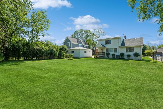 Photo - 15W244 Harvard St