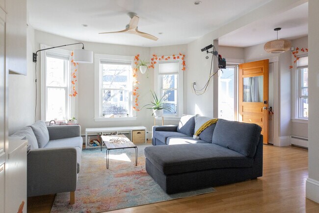 Photo - 21 Edge Hill St Apartment Unit ID1238104P