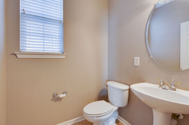 Photo - AVAILABLE NOW! 3- or 4-bed/3.5-bath in Bre...
