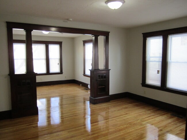 Building Photo - 216 Ingleside Ave Unit #1