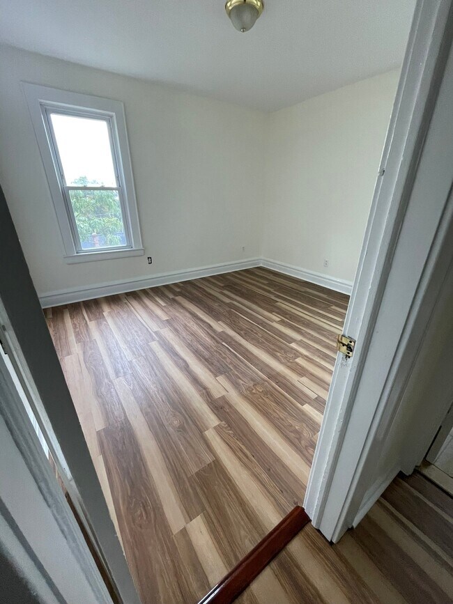 38 Feiner Pl Unit 2R