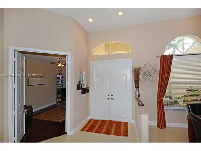 Photo - 896 Marina Dr