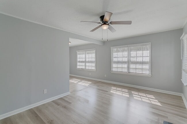 Photo - 167 Potter Dr