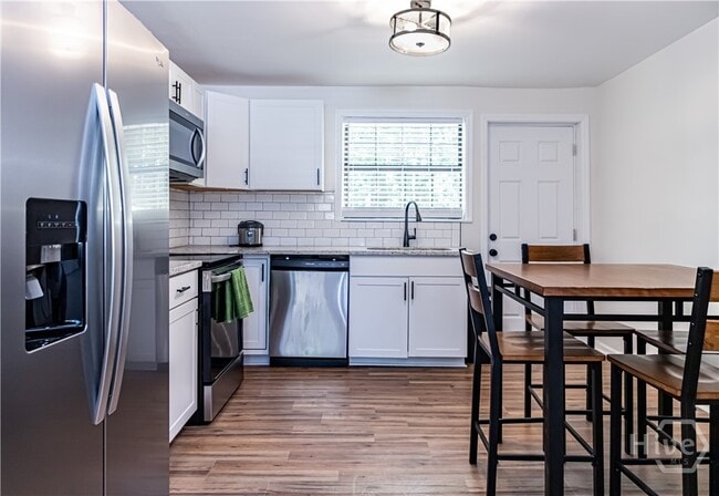 Building Photo - 217 Wesley St