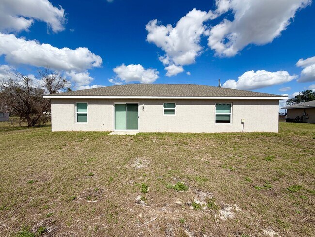 Photo - Desirable SE Neighborhood - 3/2/2 Silver Spring Shores **Available NOW**