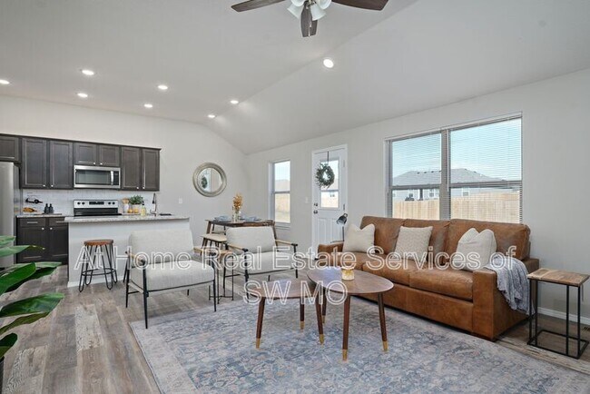 Photo - 3920 W Linwood St