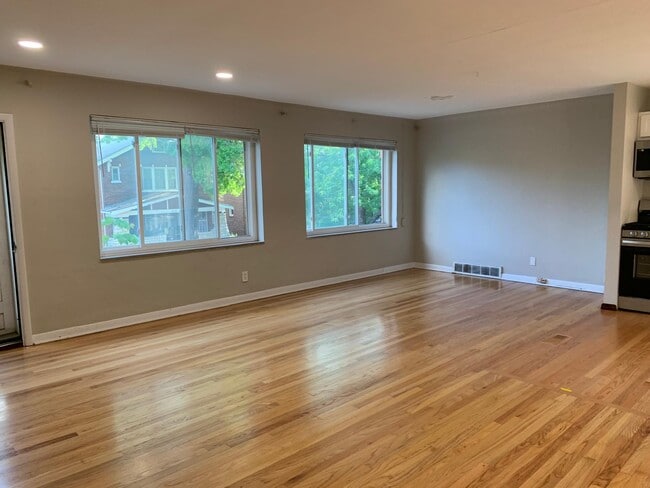 Living/Kitchen/Dining - 7107 Dartmouth Ave Unit 7107 Dartmouth