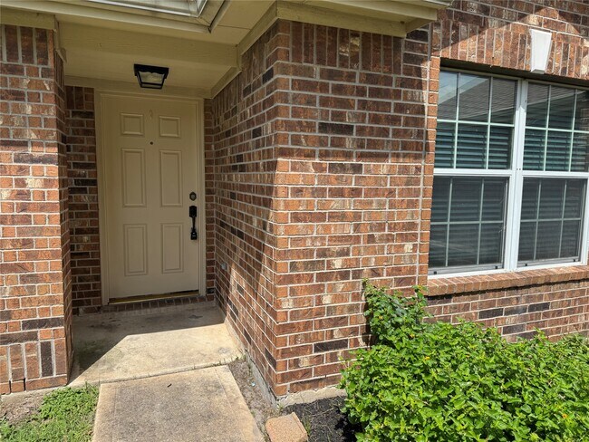 Photo - 15807 Kings Cypress Ln