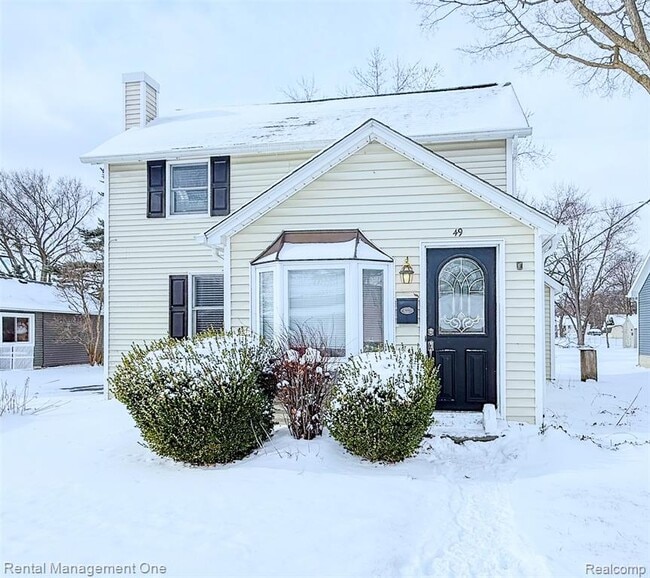 Building Photo - 49 Hovey St