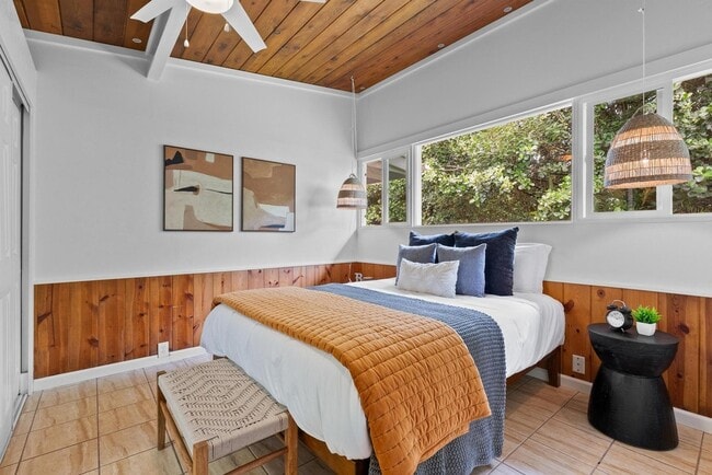 15-2036-2036 30th Ave Unit A