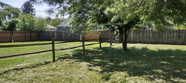 Photo - Charming Mid-Century Ranch in North Linden!