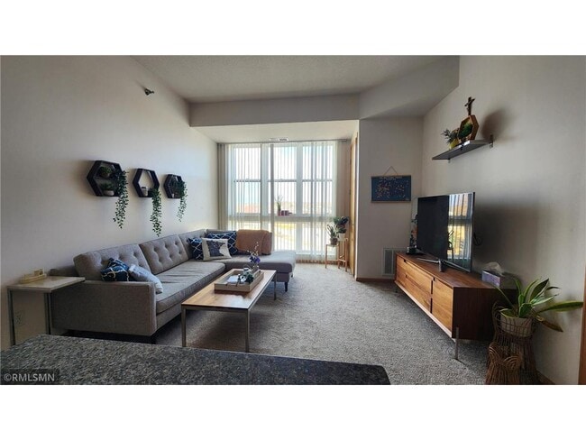 Photo - 2650 University Ave W Unidad 323