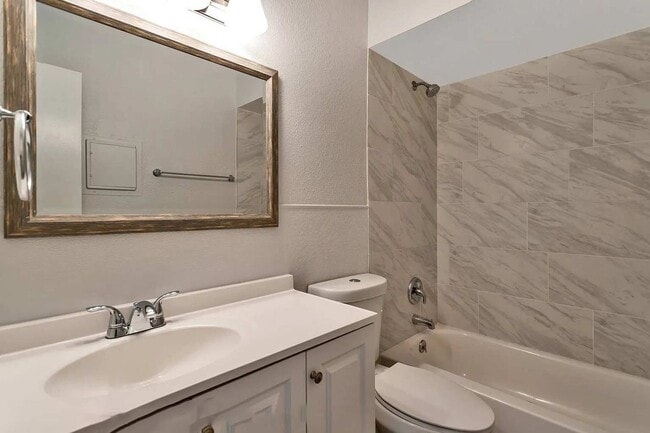 936 E Roma Ave Unit 2