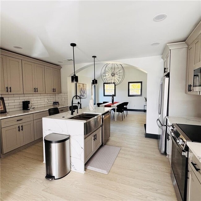 Photo - 2054 Fargo Pl SE