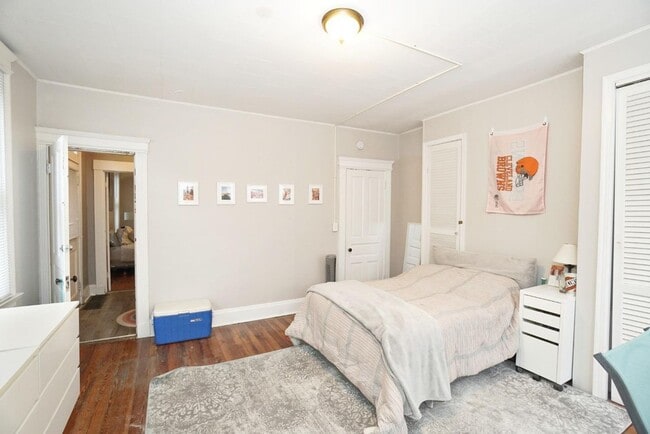 Photo - 5 Bedroom/ 2 Bathroom on Fairview Mins. from UC Campus Only $695/pp ($3475/mo)!