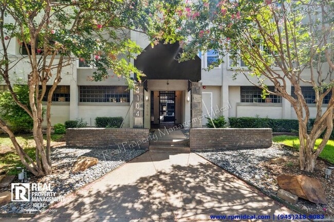 Building Photo - 4104 N Hall St Rental