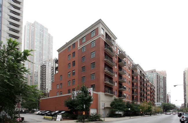 Photo - 33 W Huron St