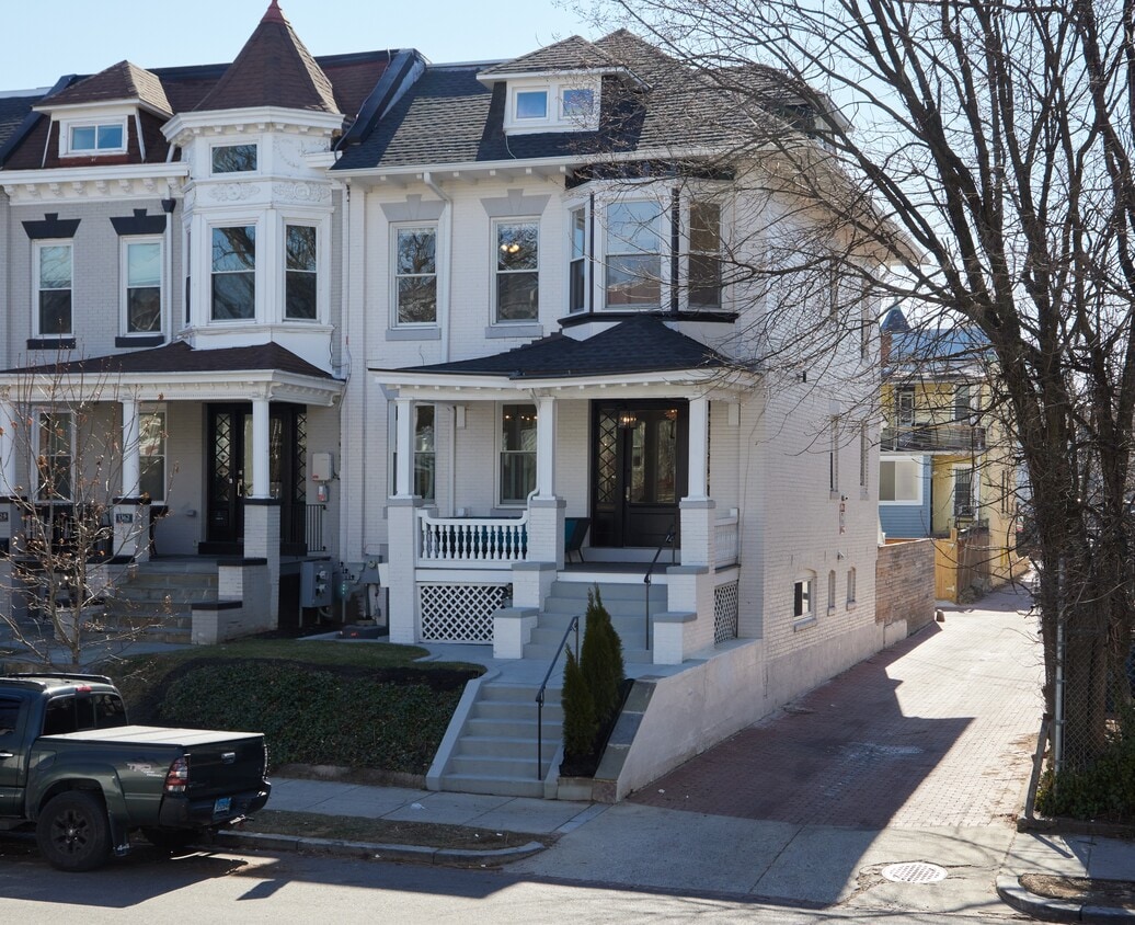 Photo - 1364 Oak St NW (Washington, DC)