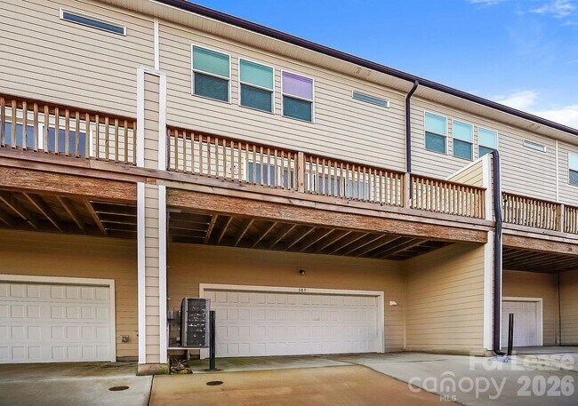 Photo - 108 Glencoe Ln