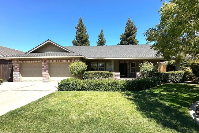 Building Photo - 3450 Sarolou Dr